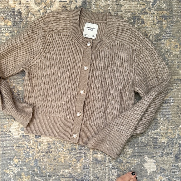 Abercrombie & Fitch Sweaters - Abercrombie & Fitch Women's Beige Cardigan